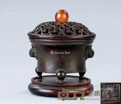  铜双狮耳三足香炉 直径9.3cm；高6.2cm