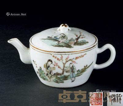  民国（1912-1949） 粉彩人物纹茶壶 宽17.7cm；高9.5cm