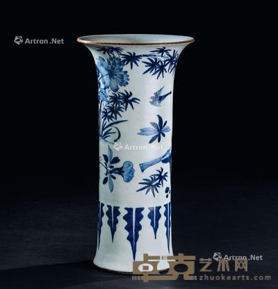  清早期（1644-1775） 青花花卉纹花觚 直径21cm；高41.5cm