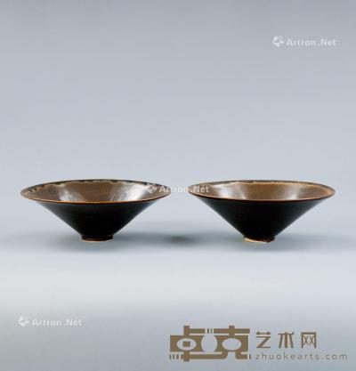  宋代（960-1279） 定窑褐釉茶盏 （一对） 直径14.8cm；高5.2cm