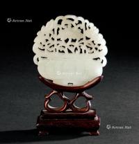  清代（1644-1911） 玉镂雕花篮纹摆件