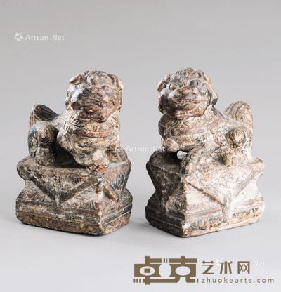  唐代（618-907） 石雕瑞狮 （一对） 高19.1cm