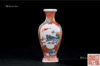  清代（1644-1911） 粉彩开光瑞狮清供纹瓶
