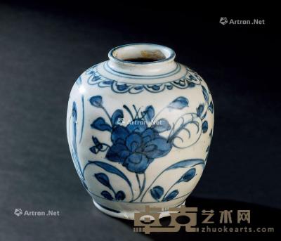  明代（1368-1644） 青花花卉纹罐 直径10.4cm；高11.5cm