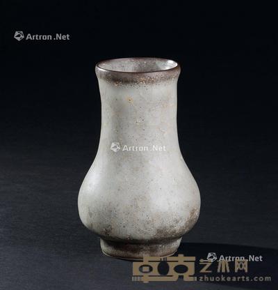  宋代（960-1279） 青瓷胆式瓶 直径8.2cm；高12.7cm