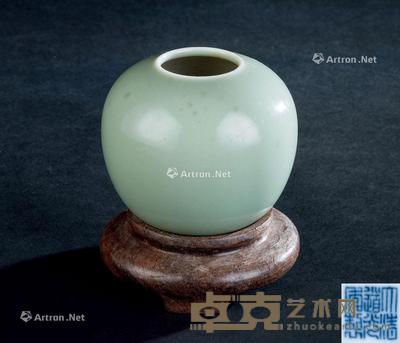 清代（1644-1911） 豆青釉水盂 直径7.2cm；高6.2cm