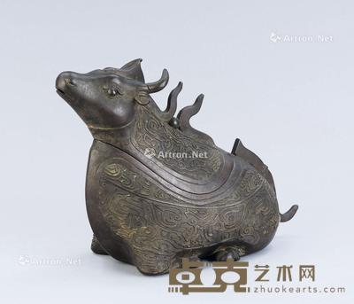  清代（1644-1911） 铜兽面纹卧牛觥 长29.2cm；宽12.4cm；高20.5cm
