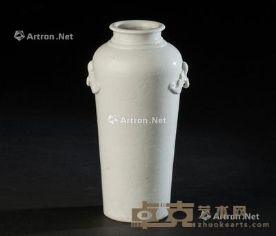  清代（1644-1911） 白釉刻花卉诗文双蝠耳瓶 长8.9cm；宽7.8cm；高17.1cm