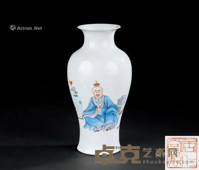  民国 粉彩人物纹梅瓶 直径11.3cm；高22.1cm