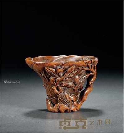  清·竹雕玉兰花笔筒 高8.8cm；口径12.2cm