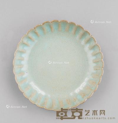  宋代 青瓷花口盘 直径17.5cm；高3.1cm