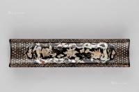  明代（1368-1644） 黑漆嵌螺钿二龙戏珠纹手卷台