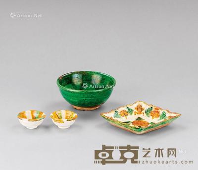 辽代 三彩小杯 花卉纹四方盘 绿釉碗 (四件一组) 尺寸不一