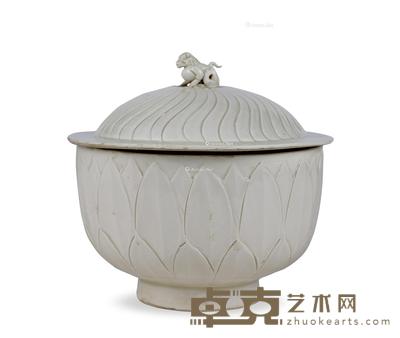  明 白釉狮钮盖碗 直径14.5cm；高13.8cm