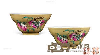  清 米黄釉粉彩三多纹折腰碗 （一对） 直径15.5cm×2