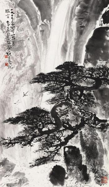  1977年作 松瀑飞鸟 立轴 水墨纸本