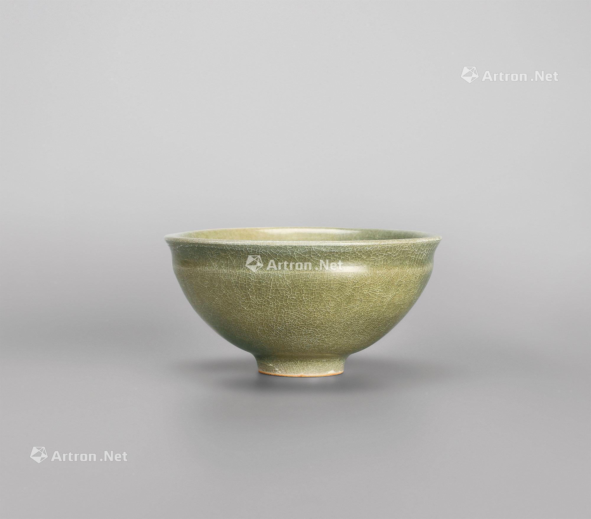 龙泉束口盏 直径12cm;高6cm