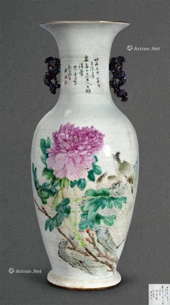  清（1872年）作 春燕花鸟图浅绛龙耳大瓶