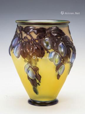  cir.1920-25 李子纹花瓶 浮雕定型法　套色法　酸蚀雕刻法