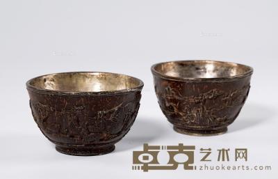  清中期 椰壳雕瑞鹿杯 （一对） 直径7.8cm；高4.5cm×2