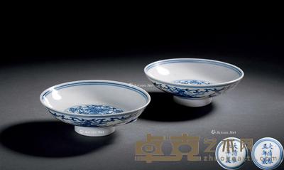  清雍正 青花寿字花卉纹小盘 （一对） 直径10.3cm×2
