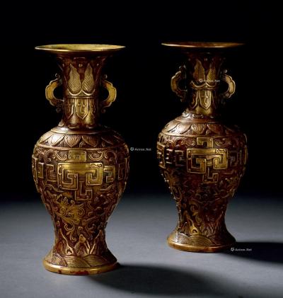  清乾隆 铜浮雕螭龙纹瓶 （一对）