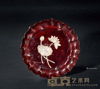  明 漆镶螺钿荷花纹盘 直径17.7cm