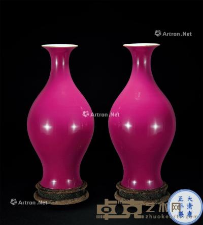  清 胭脂红釉橄榄瓶 （一对） 高40cm