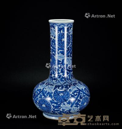  清·康熙 青花莲花纹长颈瓶 高40cm