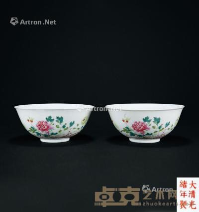  清 粉彩花卉纹碗 （一对） 直径16.5cm