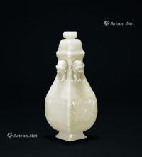  清·乾隆 和田白玉饕餮纹方瓶