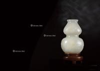  清乾隆·白玉雕云蝠纹葫芦瓶