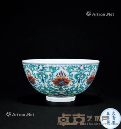  清 斗彩花卉碗 直径14cm