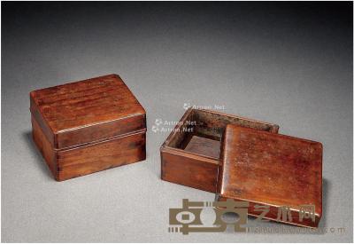  清·黄花梨弦纹盖盒 （一对） 1.高6.5cm；长11cm；宽9.5cm；2.高6.5cm；长11cm；宽9.5cm