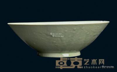 * 清代 青釉花叶纹碗（口沿有磕） 高5.8cm；直径17.6cm；底直径7.4cm