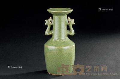  民国 龙泉窑双凤耳瓶 直径11.5cm；高24.1cm 