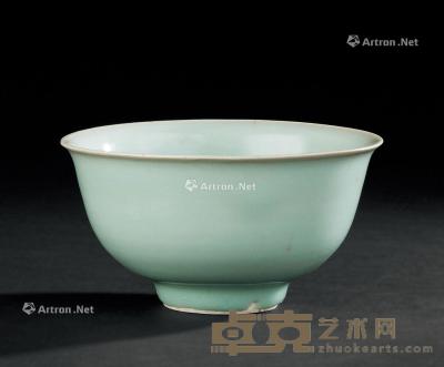  清代 豆青釉撇口碗 直径14.7cm；高7.6cm 