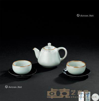  青瓷茶壶 茶杯 （五件一组） 尺寸不一 