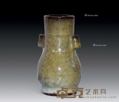  南宋 青釉贯耳瓶 高15cm；底径6cm；口径5.5cm