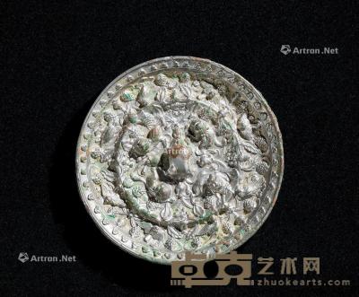  唐代 铜海兽葡萄纹镜 直径10.8cm