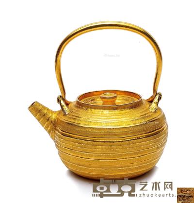  轮线纹·芋形·金壶 高12cm；宽11cm