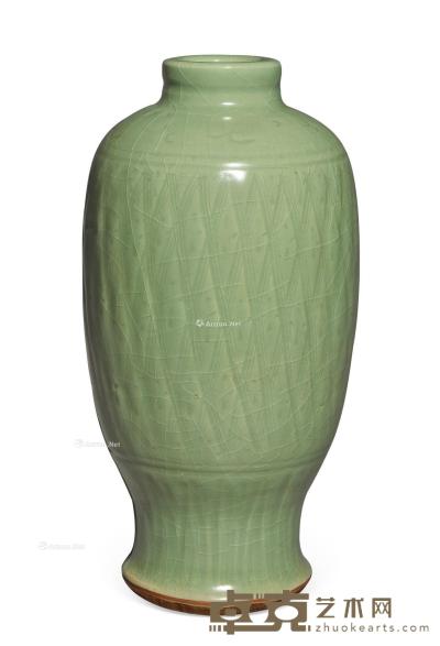 * 明 龙泉窑梅瓶 高35.5cm