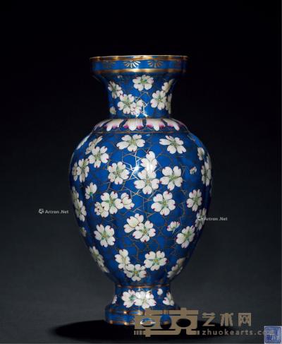  清雍正 珐琅彩梅花花口瓶 高19.5cm；直径10cm