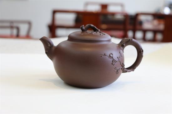 艺术家范黎风作品 凝香壶 泥料：紫泥 年代：2015 容量：400 CC
