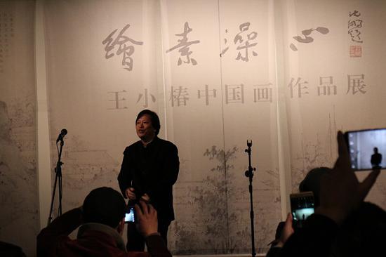 江苏省美术家协会副主席、江苏省美术馆馆长徐惠泉先生宣布展览开幕