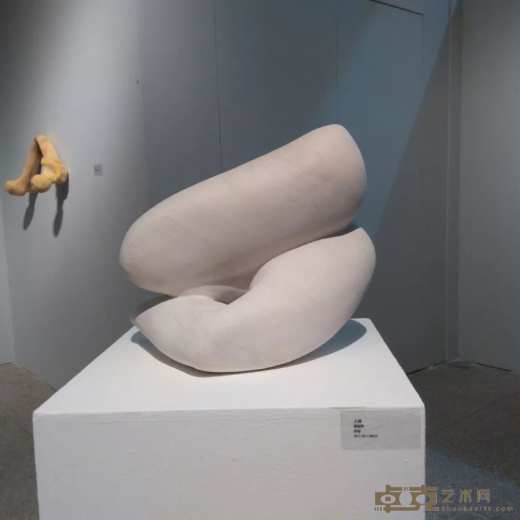 蒋进军   《人体 》50X35X25cm, 石雕， 2015年
