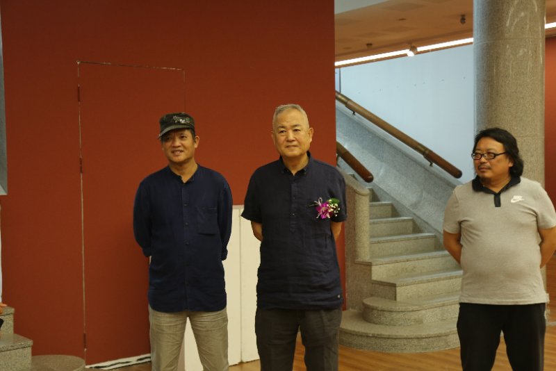 2016年与导师刘进安在炎黄艺术馆