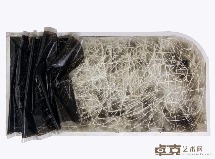 《浮生10》 韩行 30x59x5cm 2019年 卡纸烟熏技术，胶膜