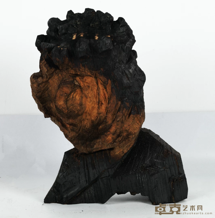 《无题2019No.6》 肖克刚 60×45×28cm 2019年 木雕装置