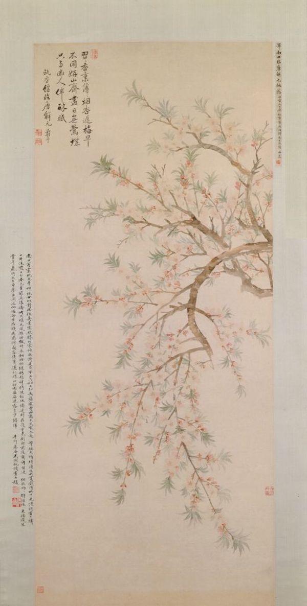 《桃花图》轴，清，恽寿平绘，纸本，设色，纵133厘米，横55.5厘米。故宫博物院藏。